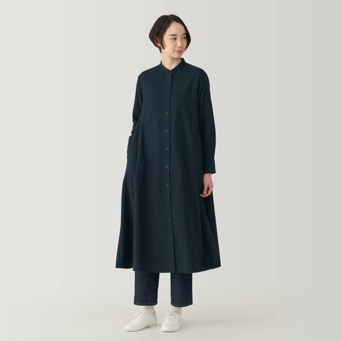 デニムに合わせたワンピースの着こなし