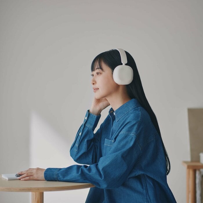 周囲の音を打ち消すアクティブノイズキャンセル機能を備えています