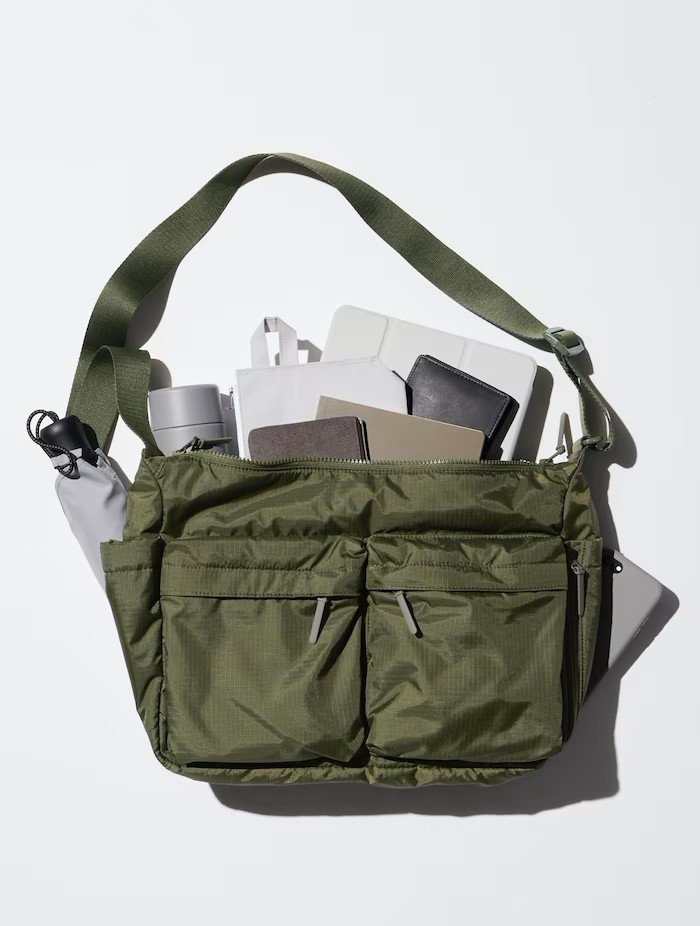 マルチポケットショルダーバッグ