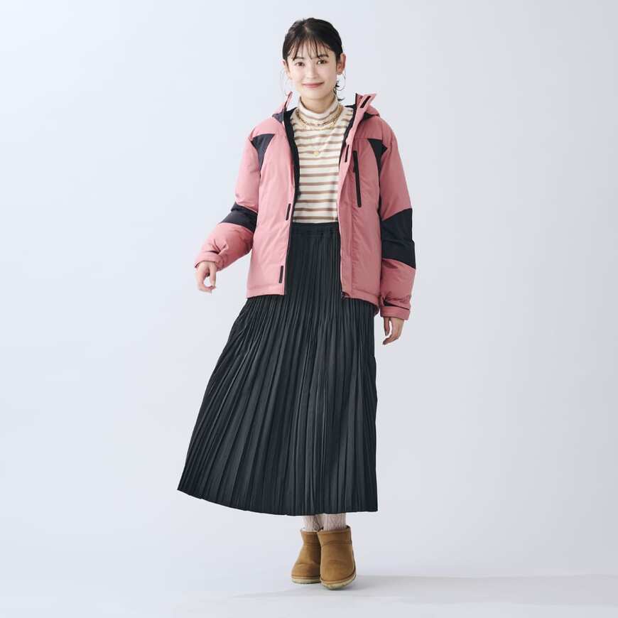 出所：ワークマン公式オンラインストア　レディース防風撥水ストレッチウォームフーディ