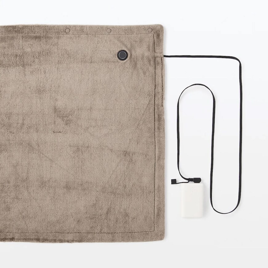 出所：無印良品ネットストア 洗えるUSBブランケット