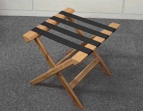 ホテルの部屋で見かける「謎の椅子」の使い方は？「タオル掛けかと」「着替えを置いてた」体験談が集まる
