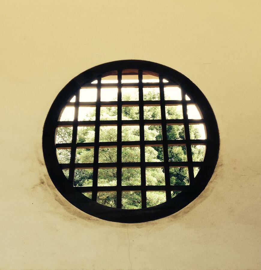 写真：筆者撮影（円窓）