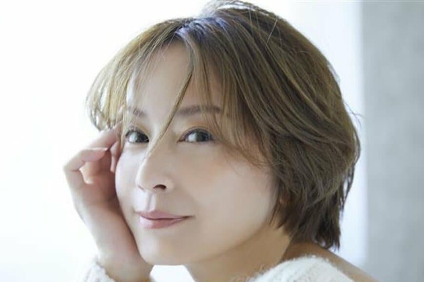 「ほんとに40代？」鈴木亜美44歳 美スタイル際立つユニ姿が話題「足ほっそ！」「ママに見えん」