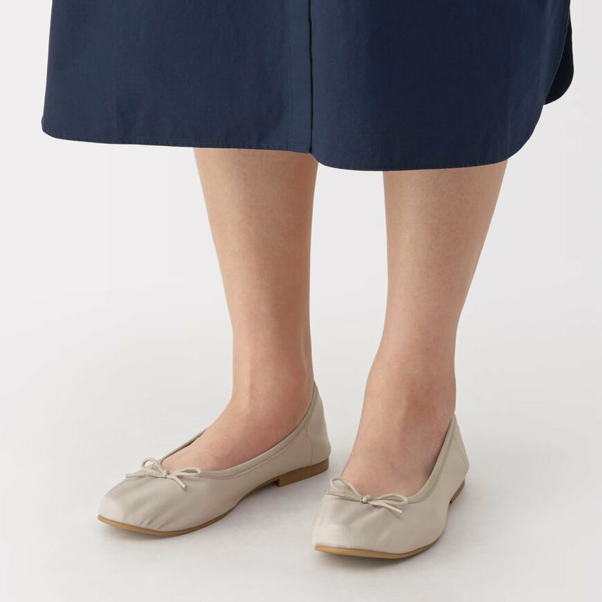 出所：無印良品公式　婦人　撥水リボンバレエシューズ