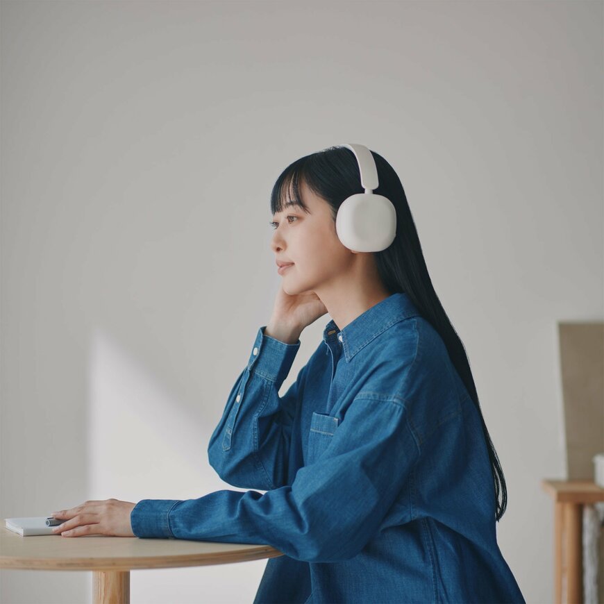 周囲の音を打ち消すアクティブノイズキャンセル機能を備えています