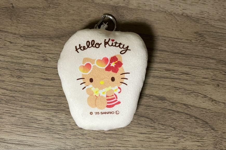 筆者撮影（キャンドゥ、Hello Kitty クッションキーホルダー）