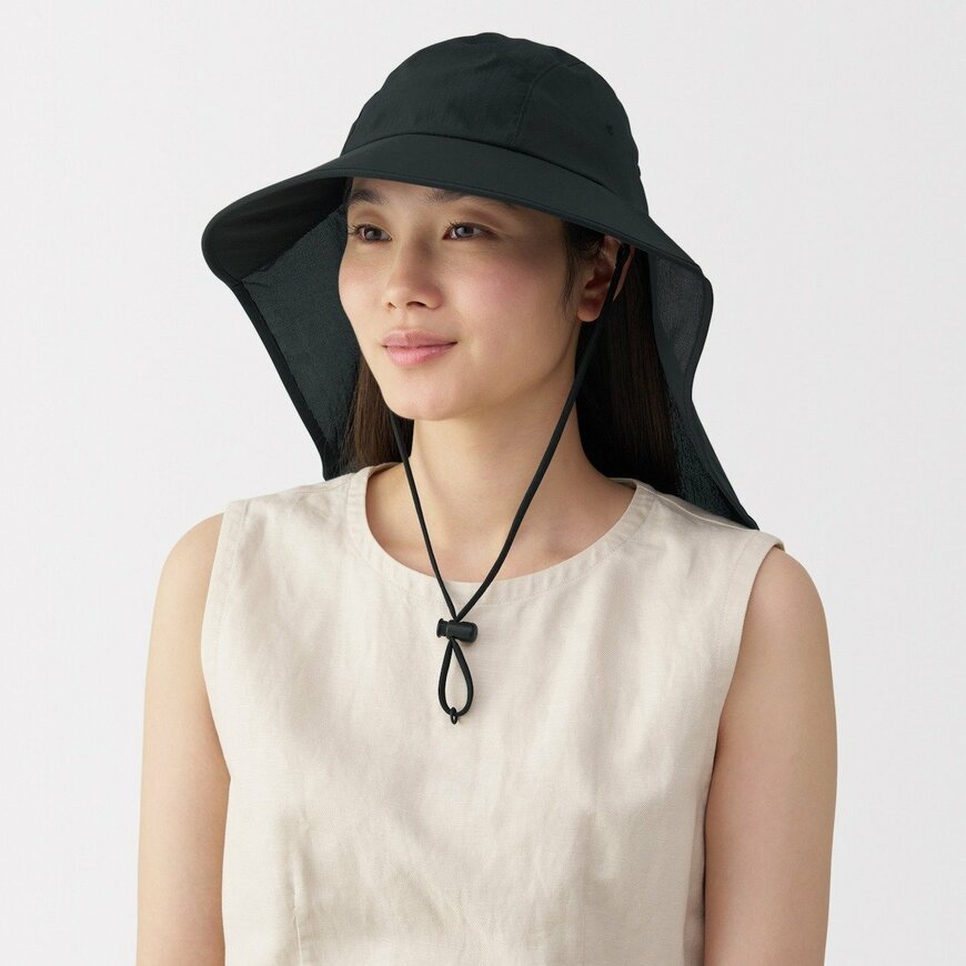 出所：無印良品　風を通す　ちいさくまとまる　日除け付きハット