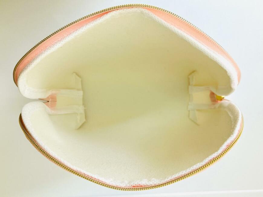 合皮 シェル形ポーチ 淡桜柄