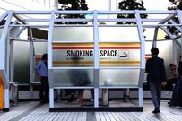 喫煙者に世間は意外と寛容？ 2つの調査の異なる結果