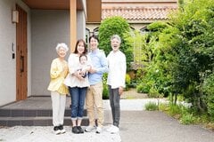 「貯蓄4000万円以上ある世帯」の割合は？年代別にお金の悩みはどう変わるのか