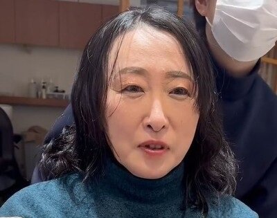 【イメチェン】うねる髪が気になる女性がショートヘアでスッキリ変身！思わず見惚れる仕上がりが話題