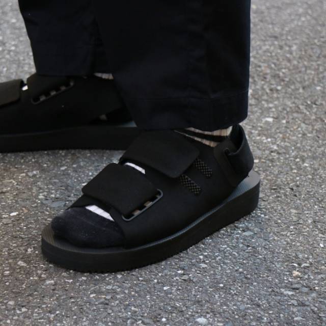 DESCENTE x SUICOKE ¥30,800（WEEKENDER SHOP）