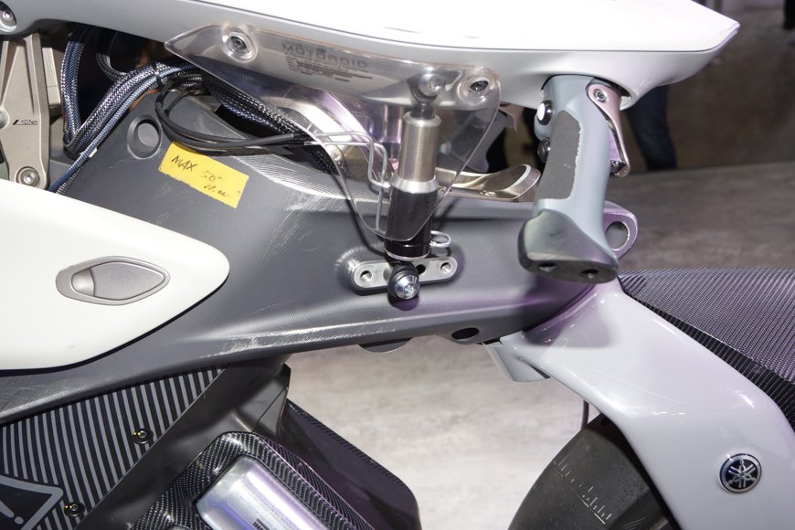 スロットルやブレーキなどの操作をすべて受け持つマニピュレーションコントロール。