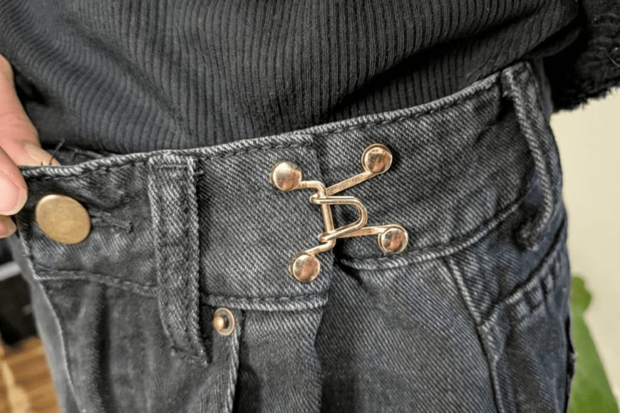 筆者撮影（セリア　ウエスト調整バックル）