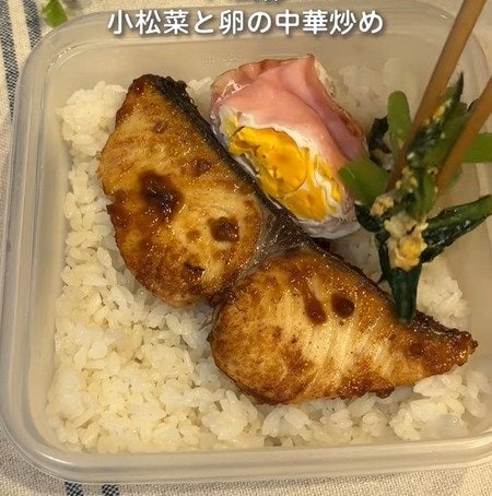「え？これだけ？」一見おかず無しの“ドッキリのり弁”　敷き詰められたご飯の中に隠されたたくさんのおかずに反響