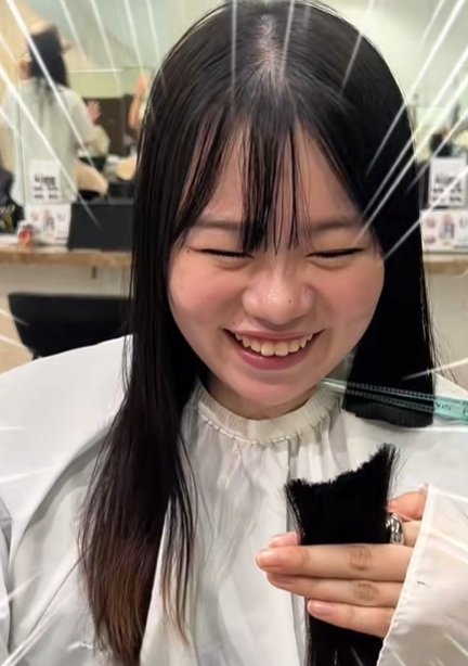 【大変身】ロングヘアの女性がばっさりカット！大人綺麗な仕上がりに「めっちゃいいじゃん！」の声