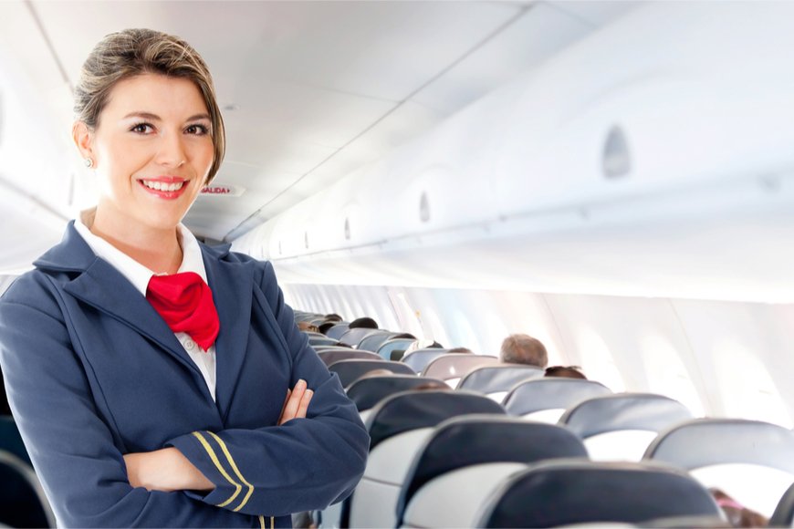 女性の航空機客室乗務員の給料はどのくらいか