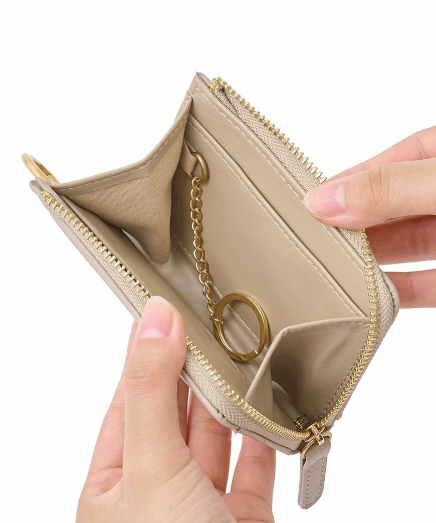 3COINS公式　キルティングマルチケース