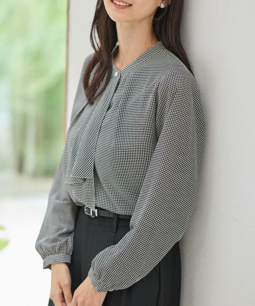 ハニーズ　あったか裏地ボウタイブラウス