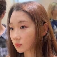 「ブリーチ毛のためパーマでの再現性が難しい」と断られた女性がプロの技術でイメチェン！レイヤーカットだけで印象チェンジした姿が話題