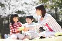 子どものために絶対削りたくないお金。2位「教育費」を超えた1位は？