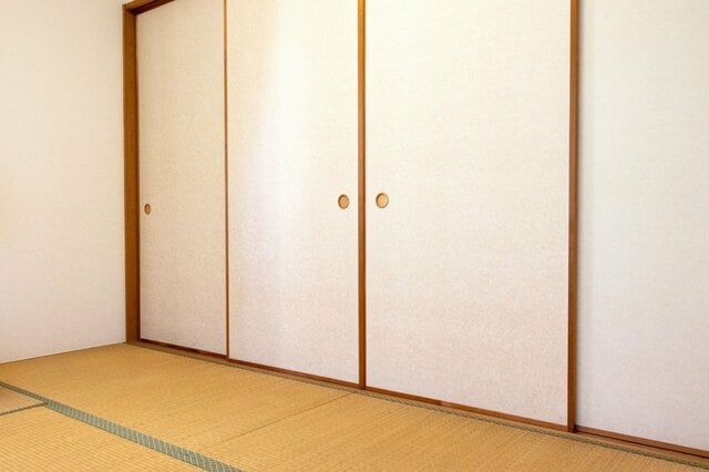 目を覚ますと「室内の様子」に強烈な違和感　視界を遮られたまさかの状態に「焦りますね」「これはヤバい」