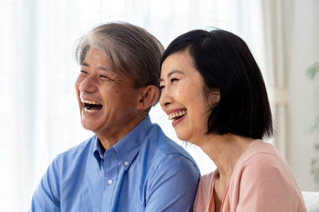 60歳代「仕事がキツくて働くの嫌です！」貯蓄100万円未満の二人以上世帯は何パーセント？