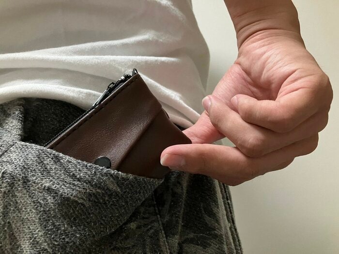 ズボンのポケットにも、ぴったり入るサイズ感!