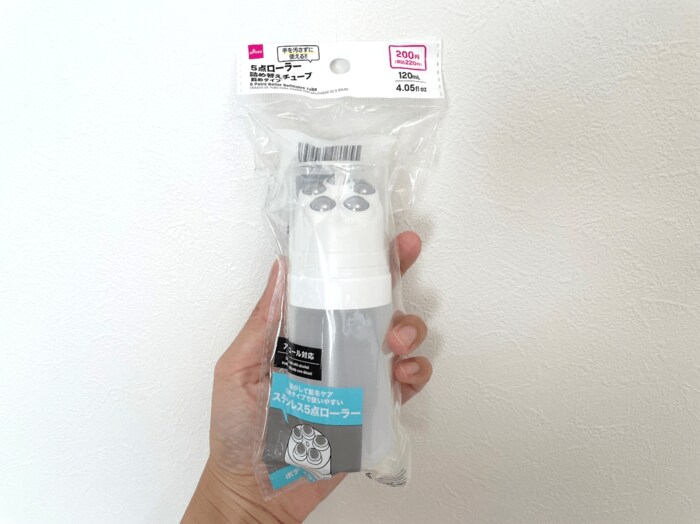「5点ローラー詰め替えチューブ(120mL、斜めタイプ)」価格は220円(税込)です