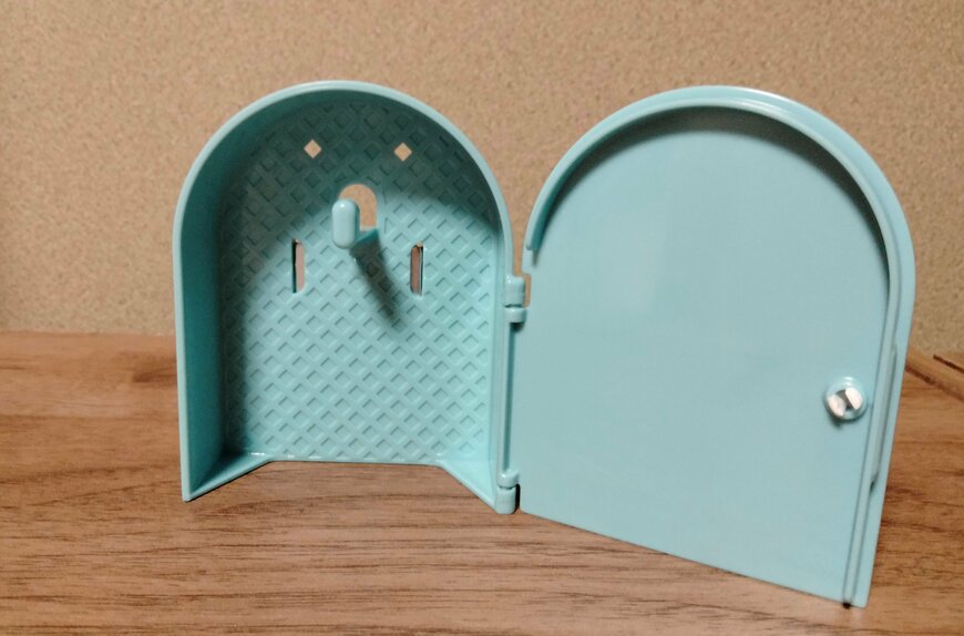 筆者撮影（セリア、輪ゴムフック ドア型）