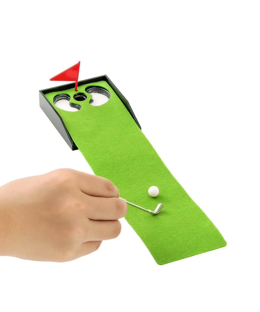 出所：パルグループ公式ファッション通販サイト 3COINS ミニゴルフ