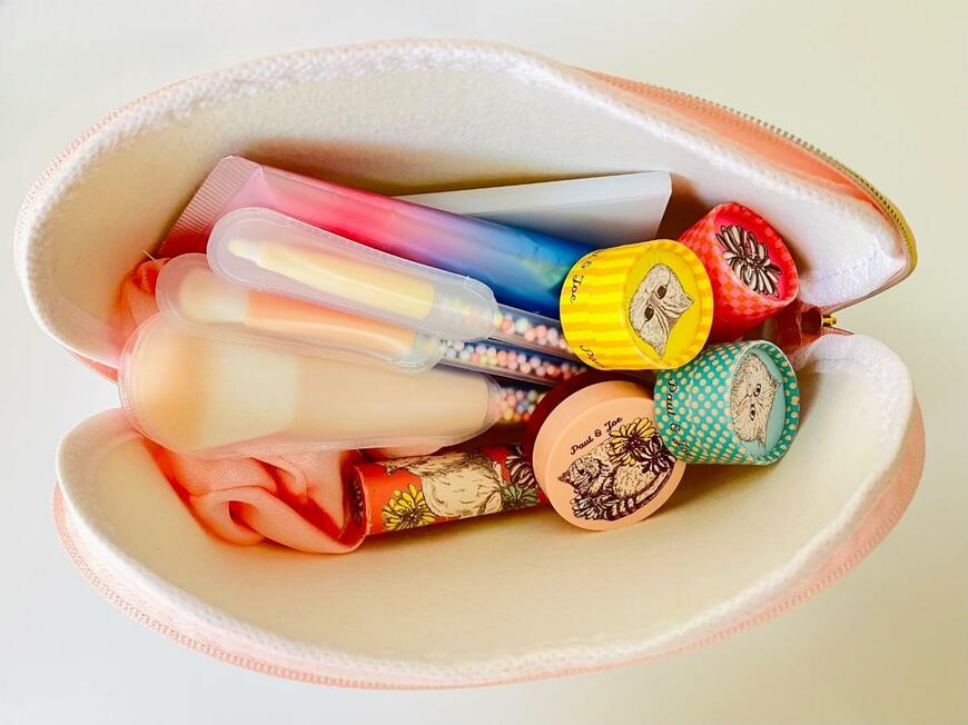 合皮 シェル形ポーチ 淡桜柄