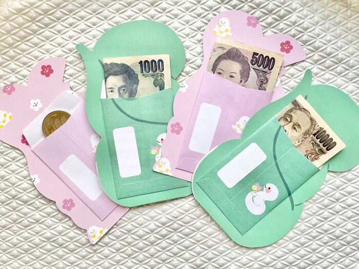3つ折りのお札がぴったり入ります