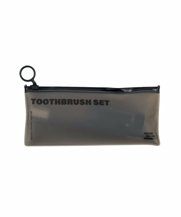 専用ポーチがあることで歯ブラシを衛生的に保つことができます