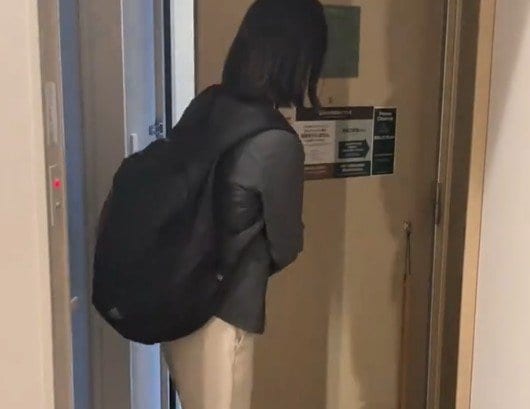 ホテルに到着したら最初にやることは？「冷蔵庫のスイッチオン」「暑い時期は特に気を付けたい」の声も