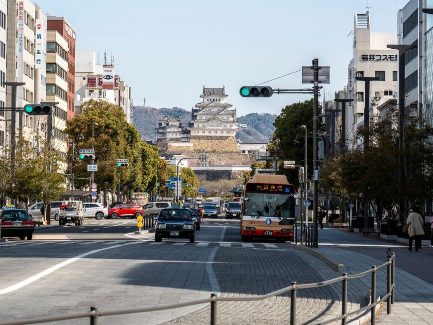 兵庫県姫路市で発見した「道路標識」　一部の文字が欠けて浮かび上がった言葉が「誌的」すぎた