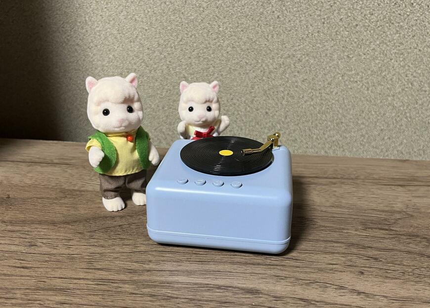 ダイソー、レトロスピーカー(レコードプレーヤー型)画像