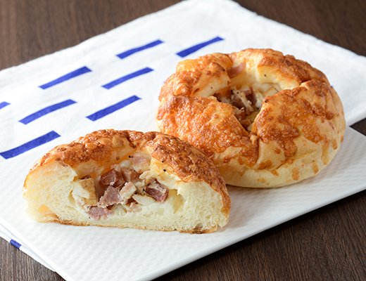ローソンの新商品:熟成ベーコンとじゃがいものパン