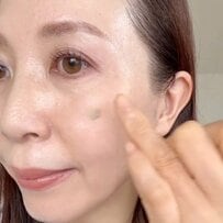 「逆に老け見えしていませんか？」47歳美容家が【コンシーラーメイク】を伝授！シミとクマをカバーした若見え肌へ