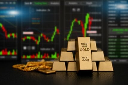 金スポット（XAU/USD）は4,618ドル台で推移。前日比で小幅安となる中、過去1年間で40.94%の上昇を記録