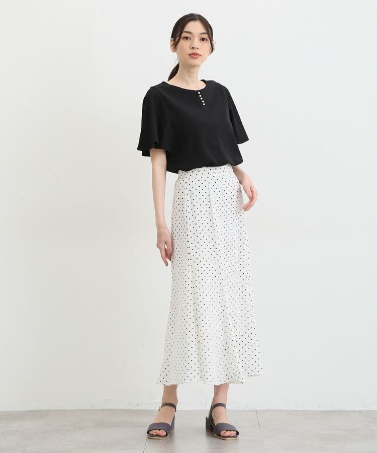 出所：ハニーズ公式通販 パール付フレア袖トップス