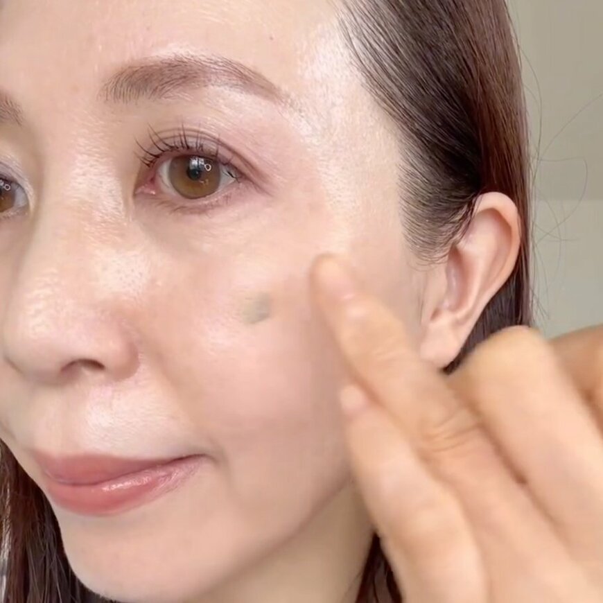 「逆に老け見えしていませんか？」47歳美容家が【コンシーラーメイク】を伝授！シミとクマをカバーした若見え肌へ