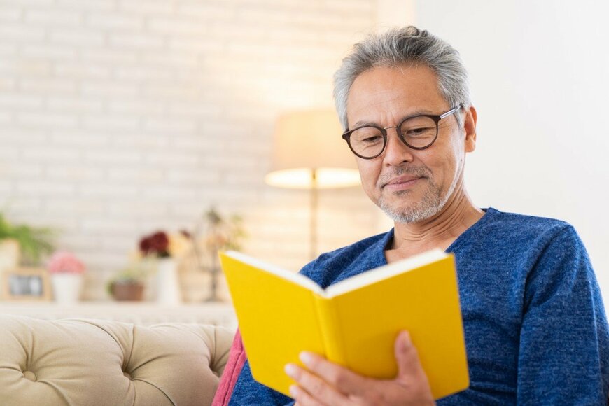 60歳代「おひとりさま」貯蓄額2000万円超ある人は何パーセント？厚生年金と国民年金の月額はいくら？ 
