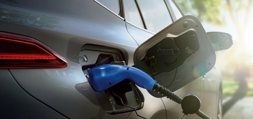 出所：トヨタ自動車株式会社　公式企業サイト　「ハリアー、プラグインハイブリッドシステム搭載車を新設定」