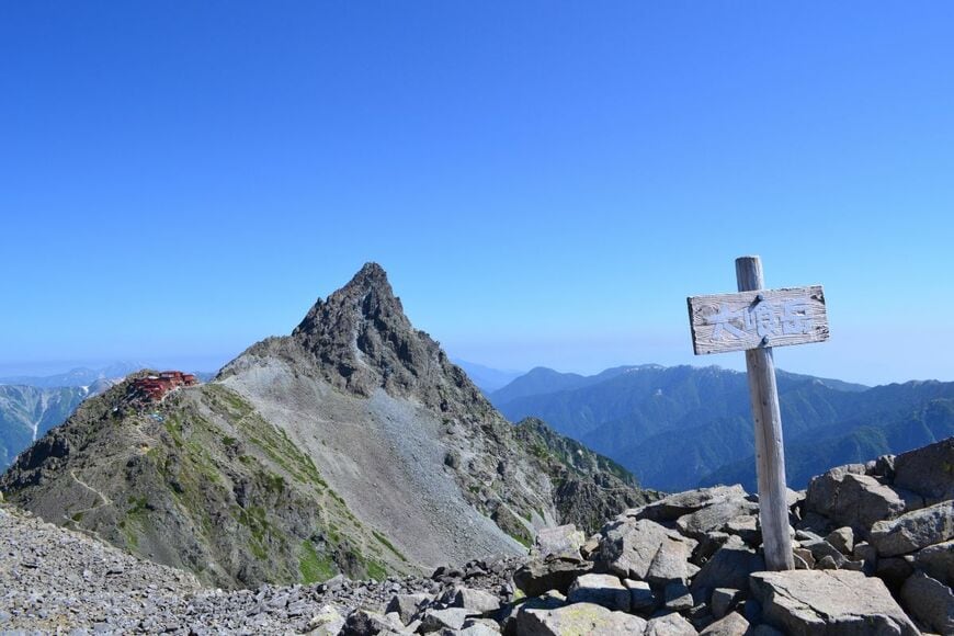 まるで槍ヶ岳を駆け上がるような「昇龍みたいな雲」に遭遇　神秘的な光景に感動
