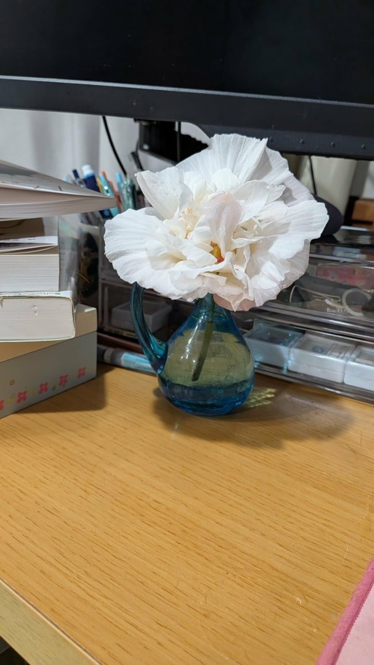 朝から夕方にかけて白からピンク色に色が変わる酔芙蓉の投稿がXで話題