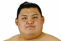 新横綱・大の里 有名女優とまさかの遭遇！美女に囲まれた写真が話題「嬉しそう」「照れてて可愛い」「まさに両手に花」の声