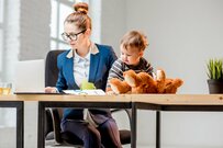 在宅ワーカーに大反響「低価格な優秀スーツ」【AOKI・ワークマン・イオン】3社比較