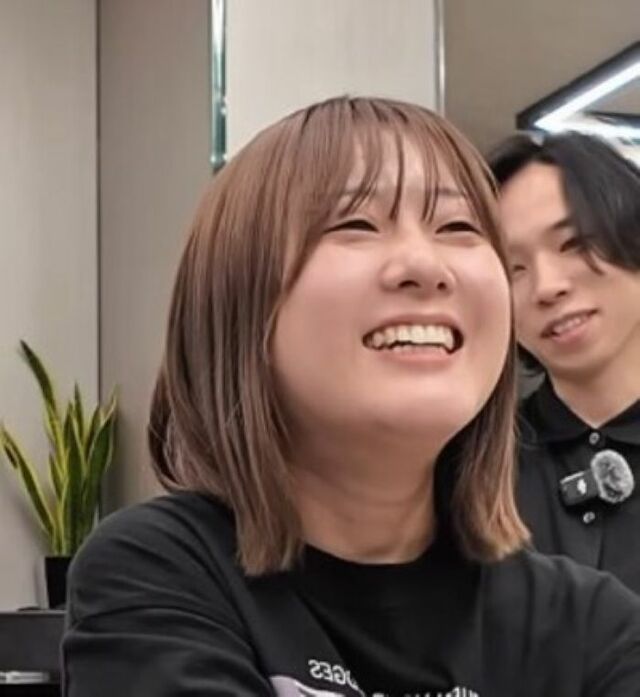 【変身】髪型に悩む女性がイメチェン　黒髪のモードなボブで大変身